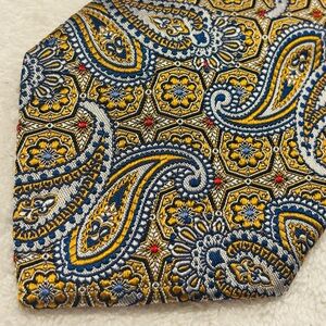 Brand New Corporate Power Tie By JOS A. BANK Signature Gold
